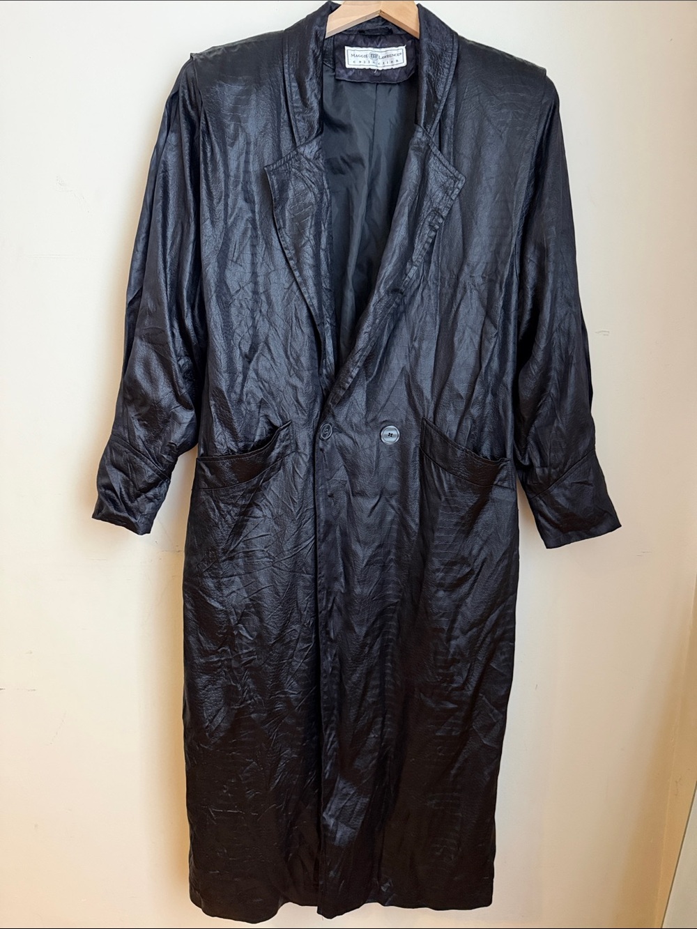 Maggie Lawrence collection Vintage Black Long women’s light coat